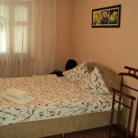 Apartment On Vasylia Stusa St, 2 Bila Tserkva Kamer foto