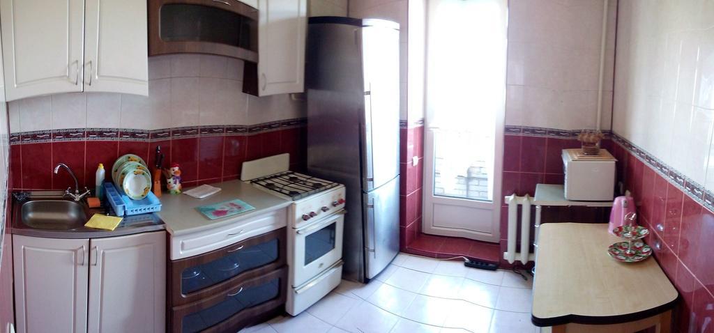 Apartment On Vasylia Stusa St, 2 Bila Tserkva Kamer foto